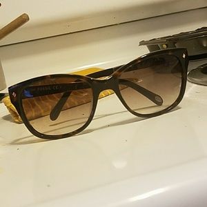Fossil Neely Cat Eye Sunglasses